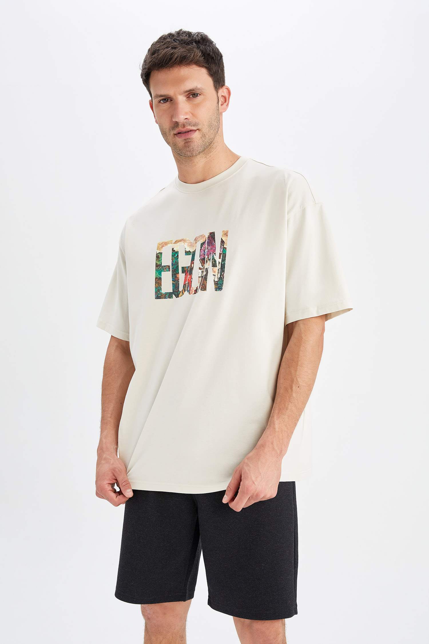 Oversize Fit Bisiklet Yaka Sırt Baskılı Kısa Kollu Tişört