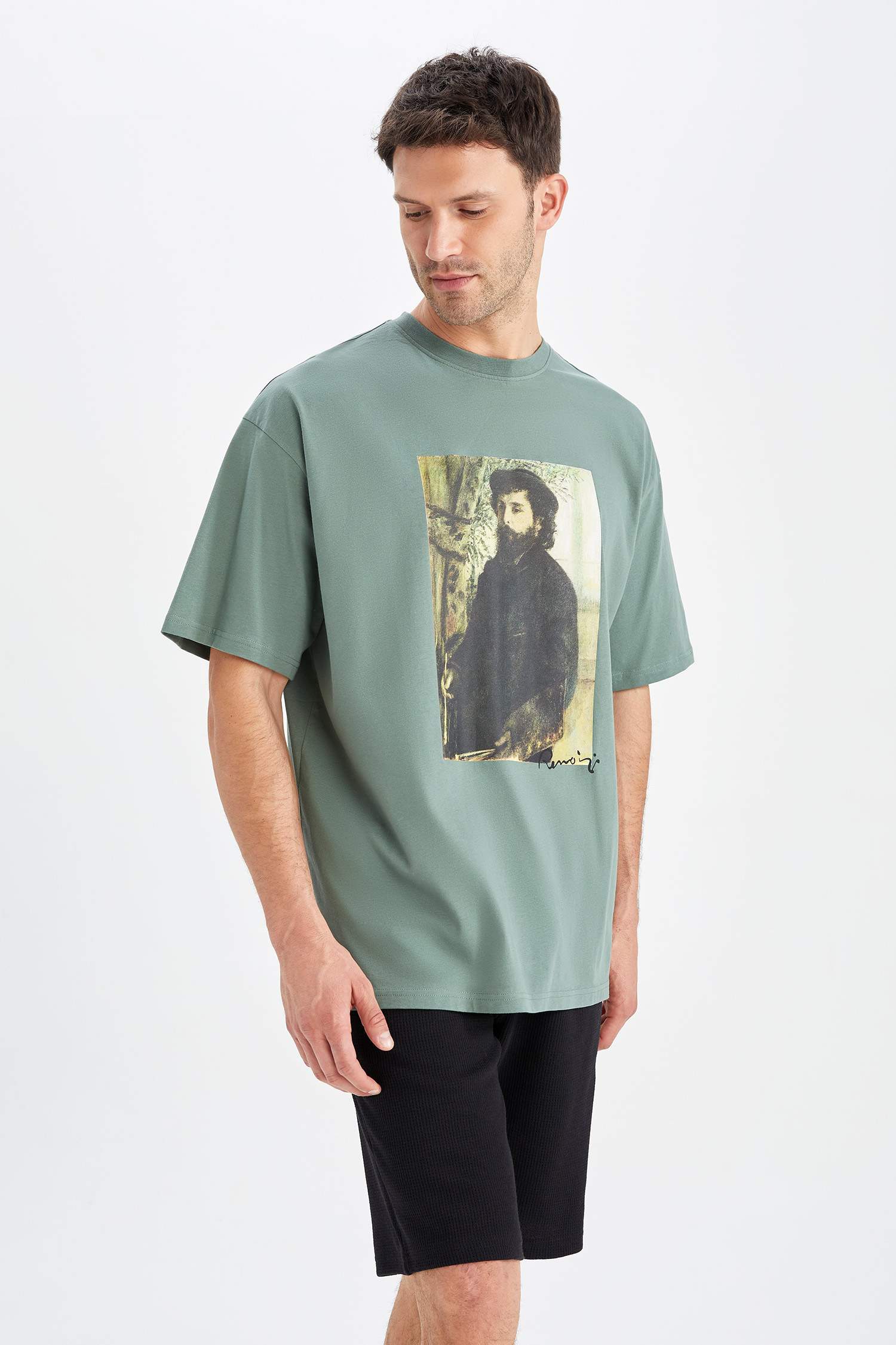 Claude Monet Lisanslı Oversize Fit Bisiklet Yaka Sırt Baskılı Tişört