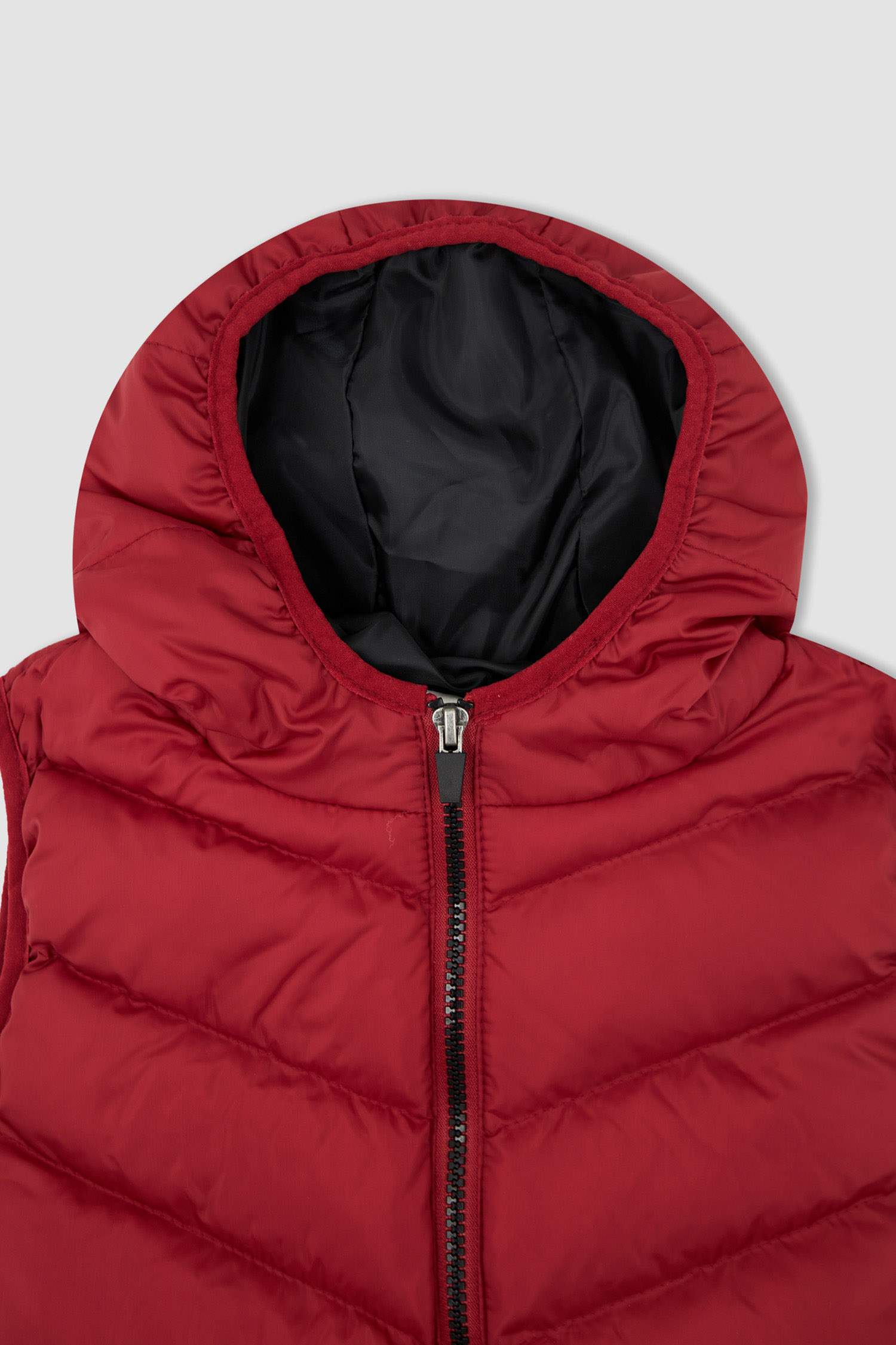 Erkek Çocuk Regular Fit Kapüşonlu Mevsimlik Şişme Yelek