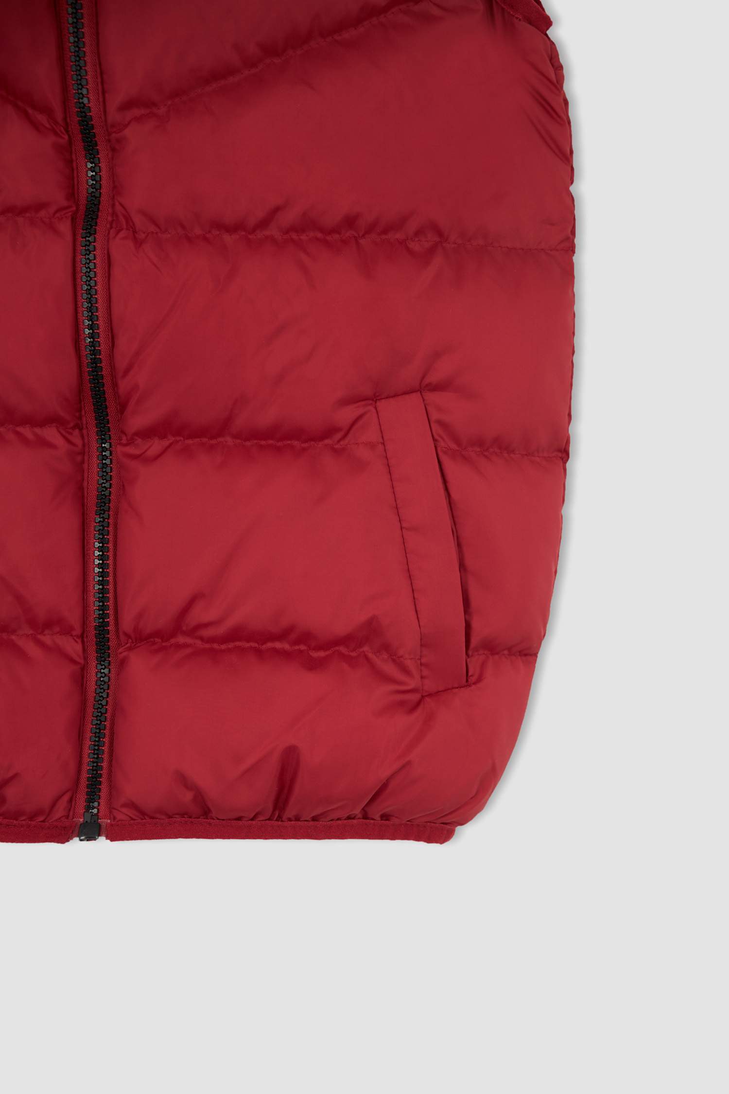 Erkek Çocuk Regular Fit Kapüşonlu Mevsimlik Şişme Yelek