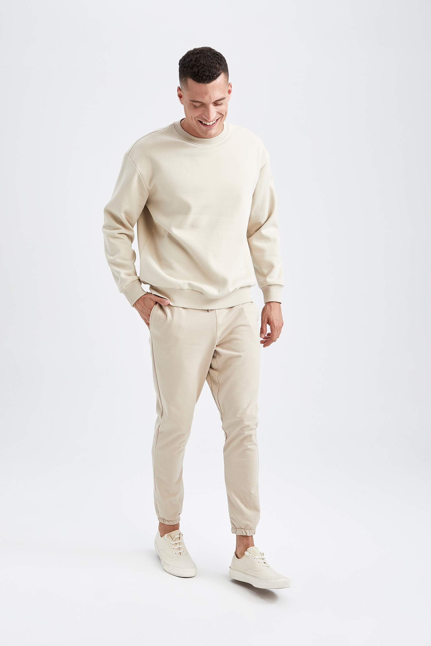 Defacto Slim Fit Jogger Eşofman Altı. 3 Defacto Slim Fit Jogger Eşofman Altı. 3