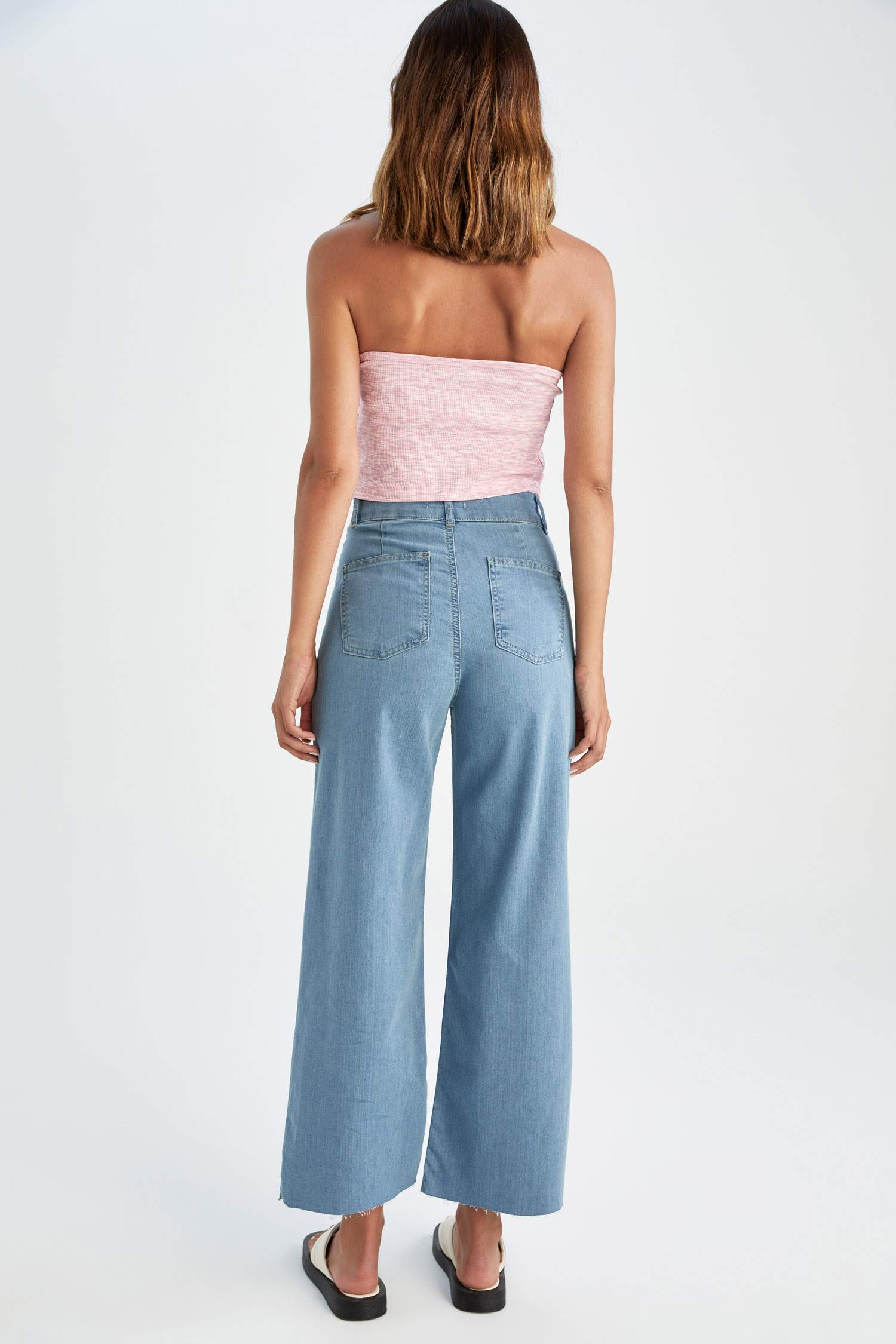 Defacto Culotte Fit Yüksek Bel Paça Ucu Kesik Jean Pantolon. 5 Defacto Culotte Fit Yüksek Bel Paça Ucu Kesik Jean Pantolon. 5