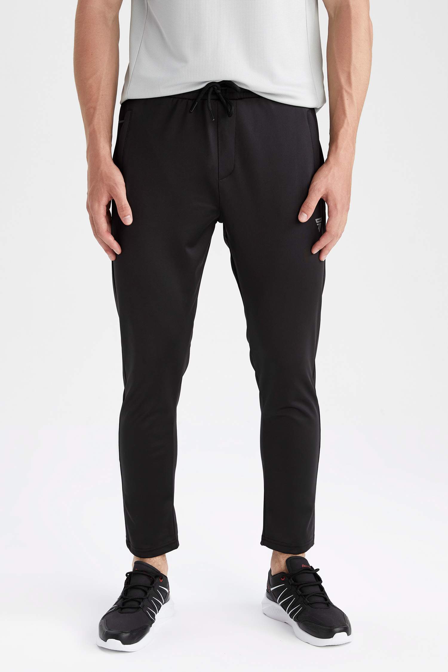 Defacto Fit Slim Fit Sporcu Jogger Eşofman Altı. 5 Defacto Fit Slim Fit Sporcu Jogger Eşofman Altı. 5