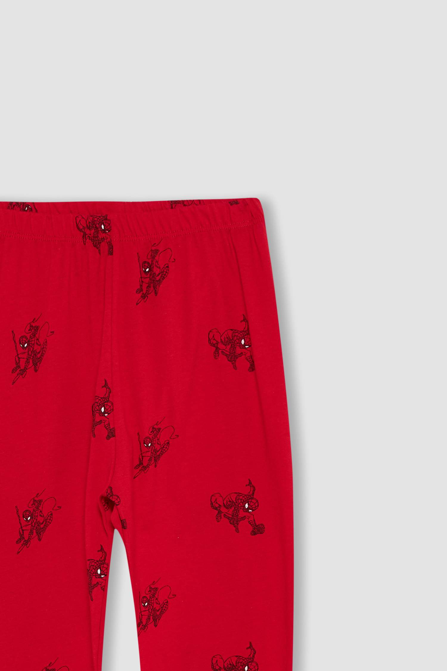 Defacto Erkek Çocuk Spiderman Uzun Kollu Pijama Takım. 8 Defacto Erkek Çocuk Spiderman Uzun Kollu Pijama Takım. 8