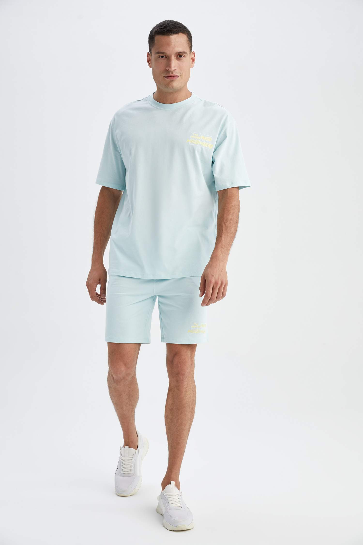 Defacto Fit Slim Fit Şort. 3 Defacto Fit Slim Fit Şort. 3