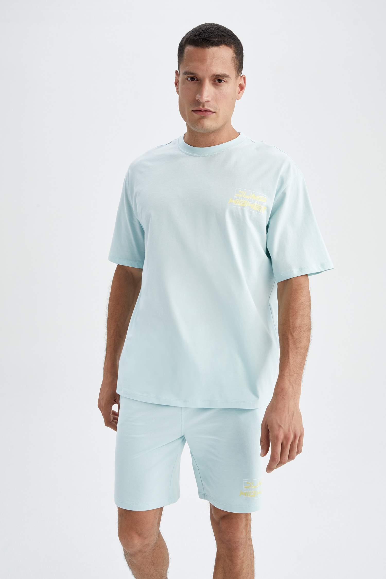 Defacto Fit Slim Fit Şort. 4 Defacto Fit Slim Fit Şort. 4