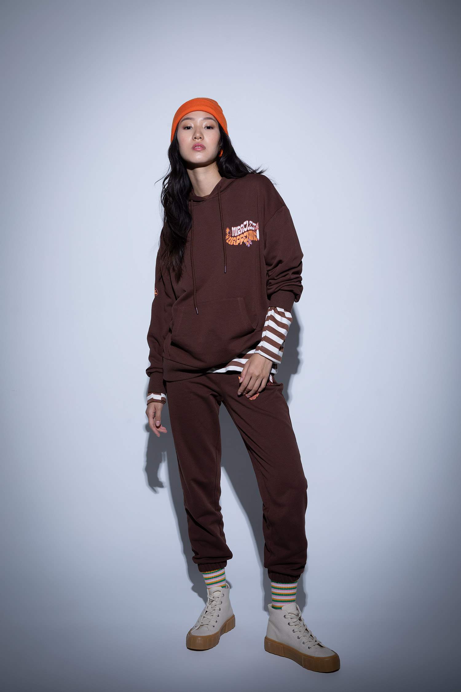 Defacto Oversize Fit Kapüşonlu Sırt Baskılı Sweatshirt. 2 Defacto Oversize Fit Kapüşonlu Sırt Baskılı Sweatshirt. 2