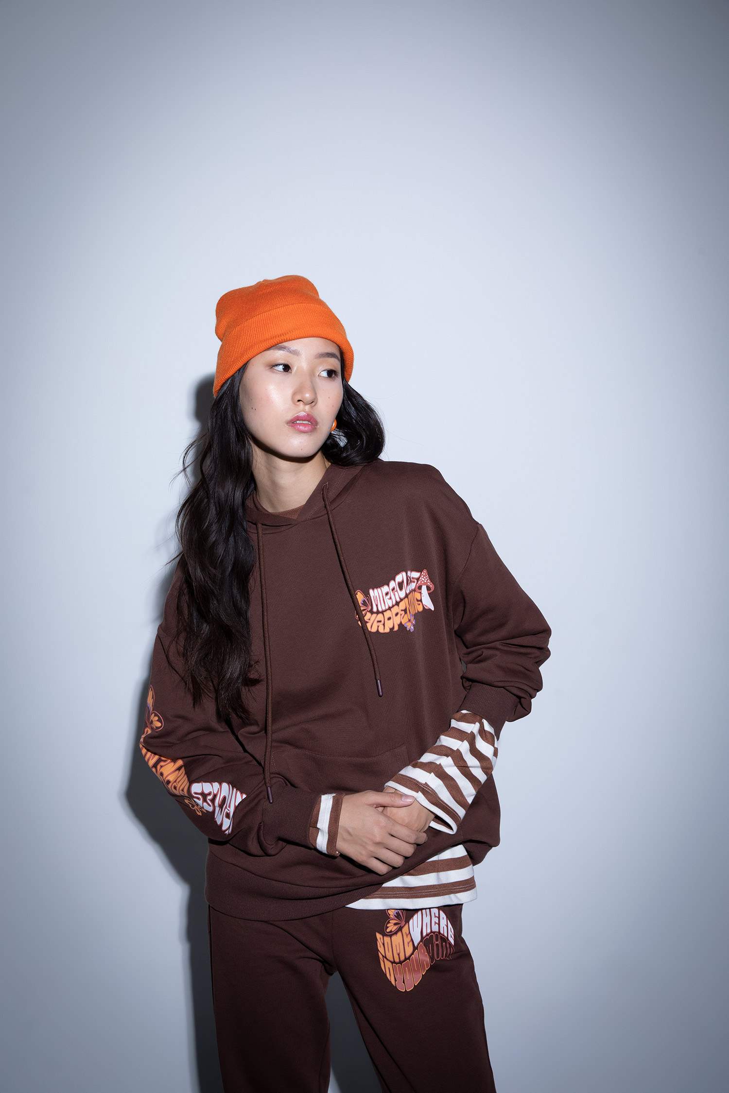 Defacto Oversize Fit Kapüşonlu Sırt Baskılı Sweatshirt. 3 Defacto Oversize Fit Kapüşonlu Sırt Baskılı Sweatshirt. 3