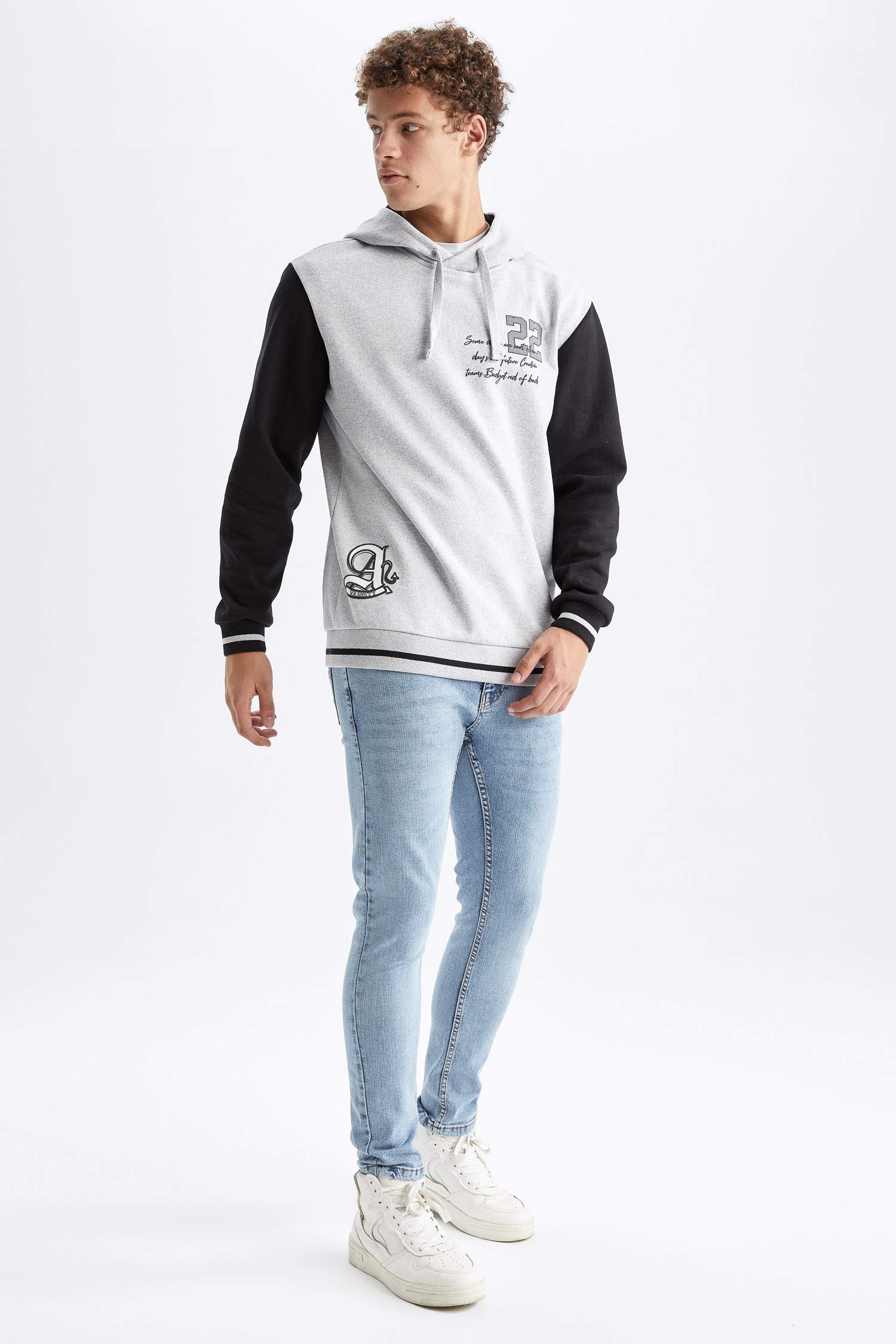 Defacto Regular Fit Kapüşonlu Sürdürülebilir İçi Yumuşak Tüylü Sweatshirt. 2 Defacto Regular Fit Kapüşonlu Sürdürülebilir İçi Yumuşak Tüylü Sweatshirt. 2
