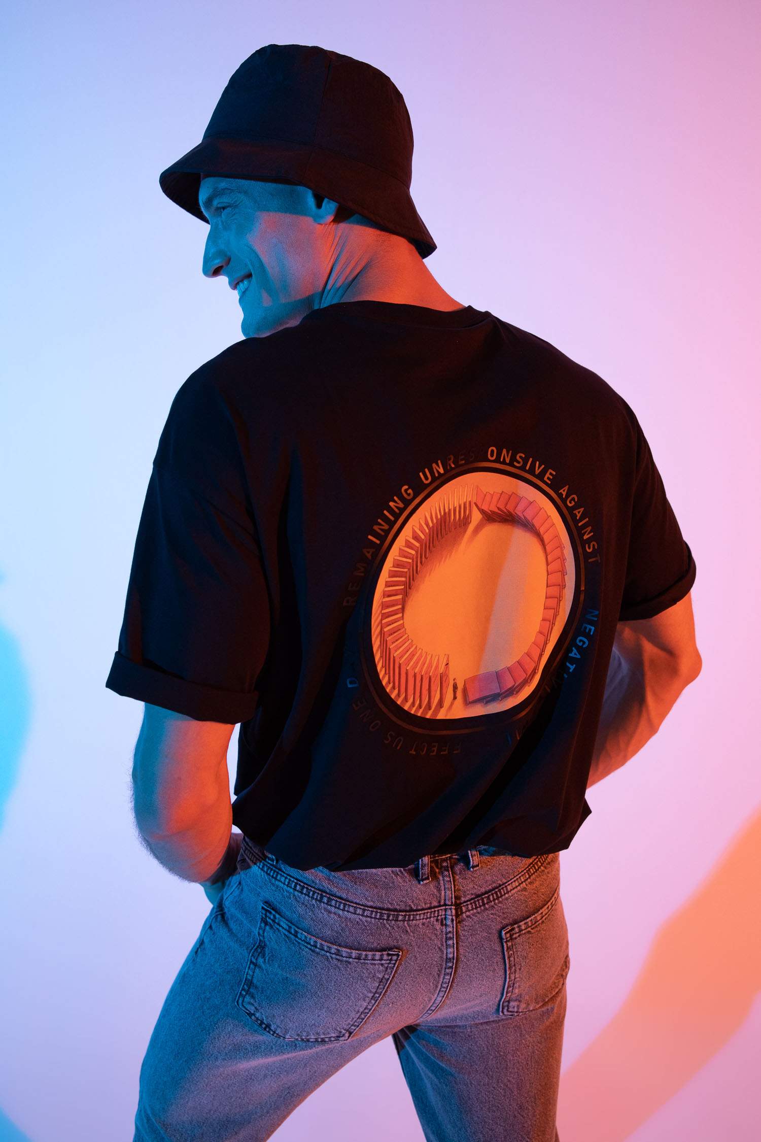 Defacto Gürbüz Doğan Ekşioğlu Oversize Fit Bisiklet Yaka Tişört. 1 Defacto Gürbüz Doğan Ekşioğlu Oversize Fit Bisiklet Yaka Tişört. 1