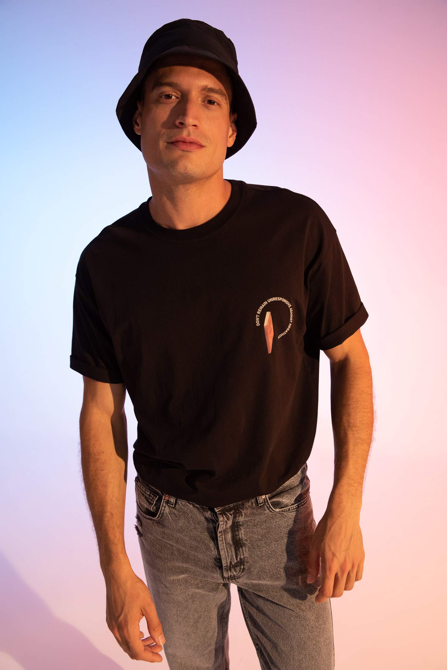 Defacto Gürbüz Doğan Ekşioğlu Oversize Fit Bisiklet Yaka Tişört. 3 Defacto Gürbüz Doğan Ekşioğlu Oversize Fit Bisiklet Yaka Tişört. 3