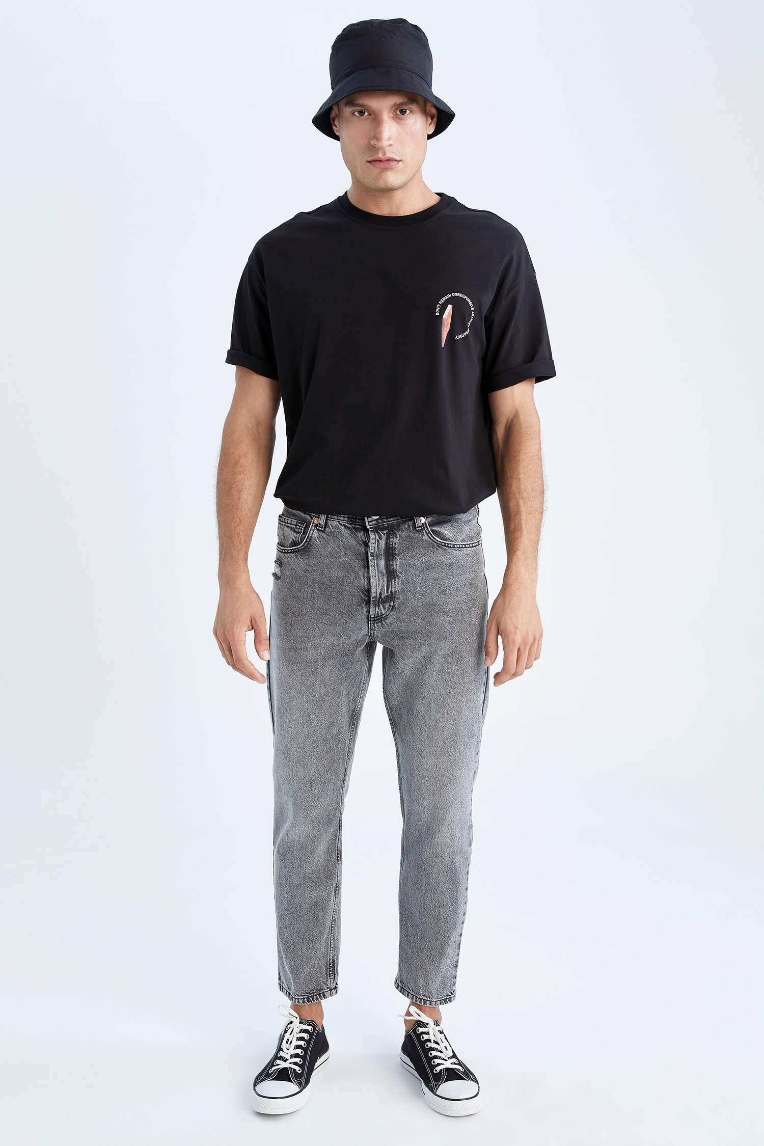Defacto Gürbüz Doğan Ekşioğlu Oversize Fit Bisiklet Yaka Tişört. 6 Defacto Gürbüz Doğan Ekşioğlu Oversize Fit Bisiklet Yaka Tişört. 6