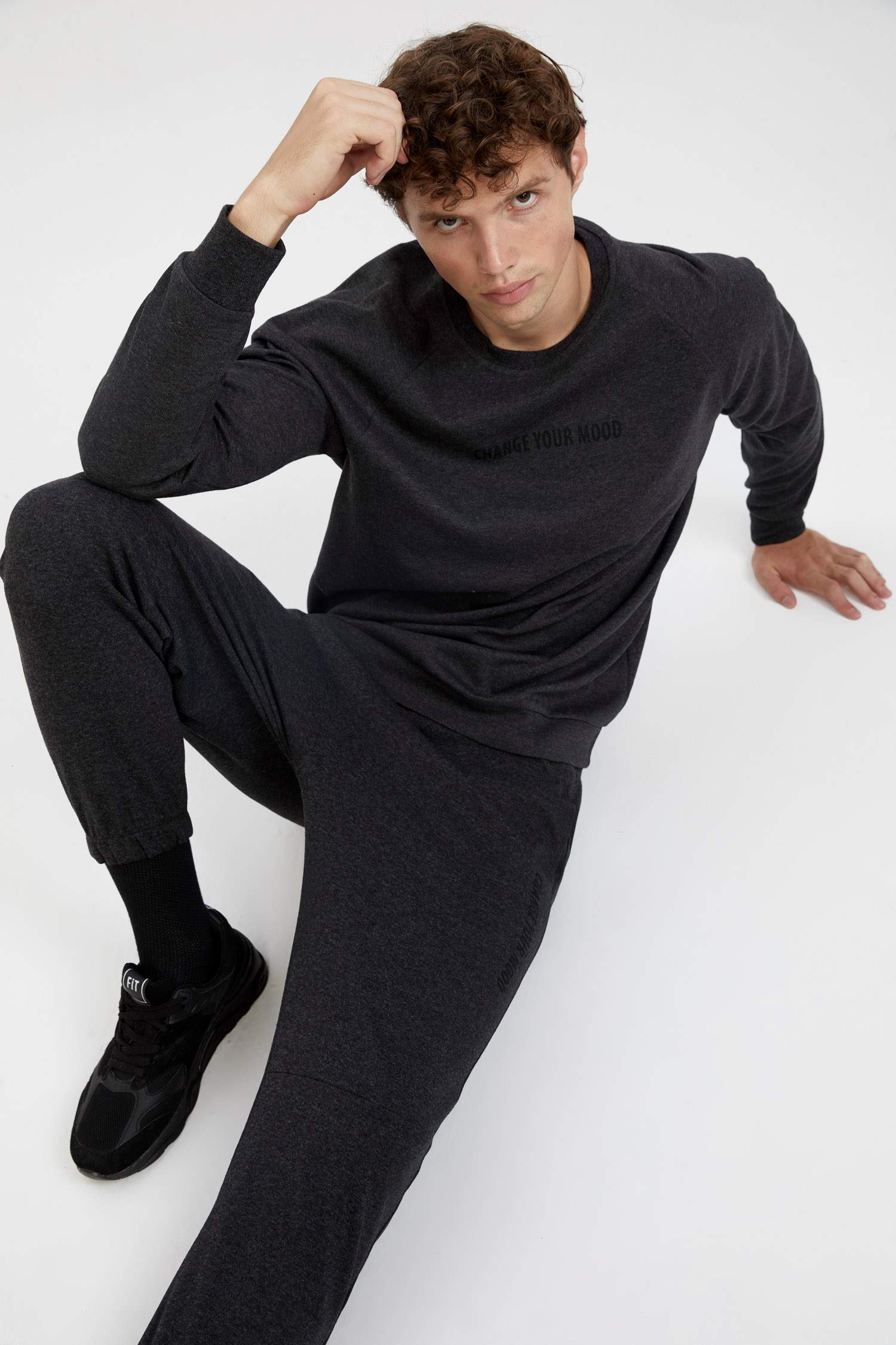 Defacto Fit Standart Fit Bisiklet Yaka Geri Dönüşümlü Sweatshirt. 6 Defacto Fit Standart Fit Bisiklet Yaka Geri Dönüşümlü Sweatshirt. 6
