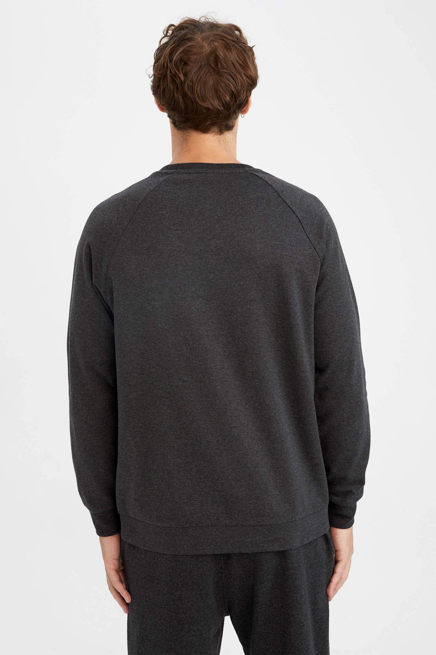 Defacto Fit Standart Fit Bisiklet Yaka Geri Dönüşümlü Sweatshirt. 8 Defacto Fit Standart Fit Bisiklet Yaka Geri Dönüşümlü Sweatshirt. 8
