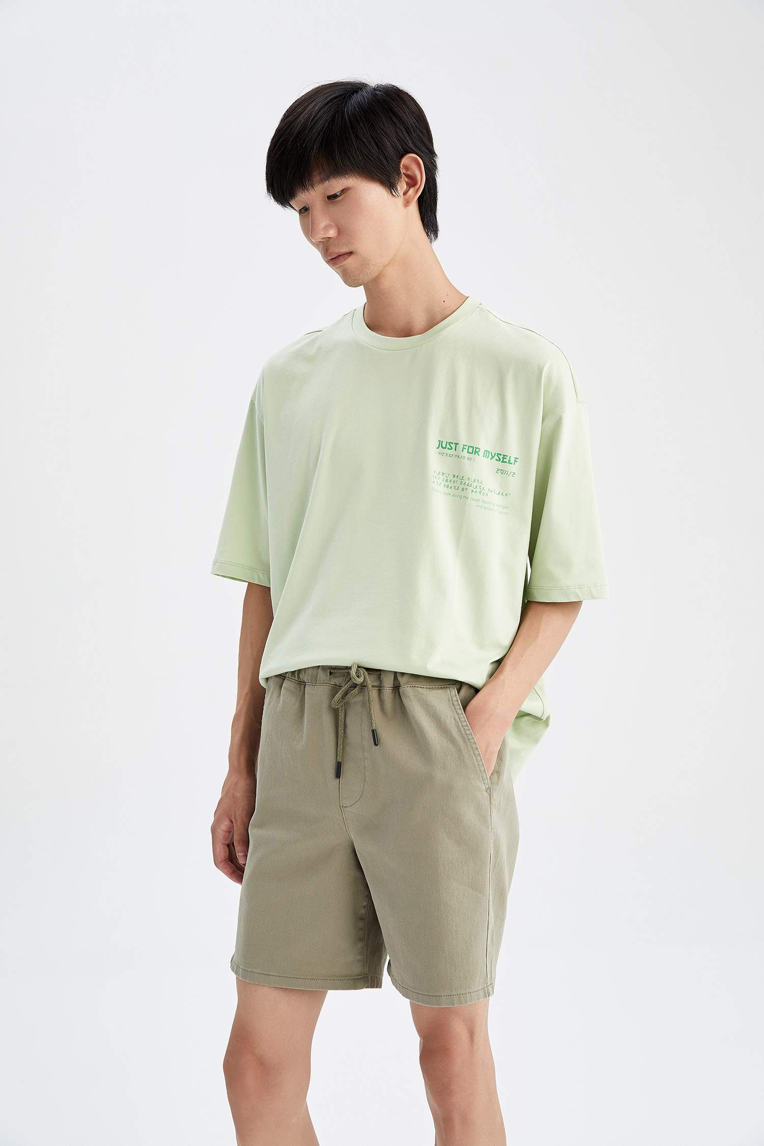 Defacto Regular Fit Bermuda. 4 Defacto Regular Fit Bermuda. 4