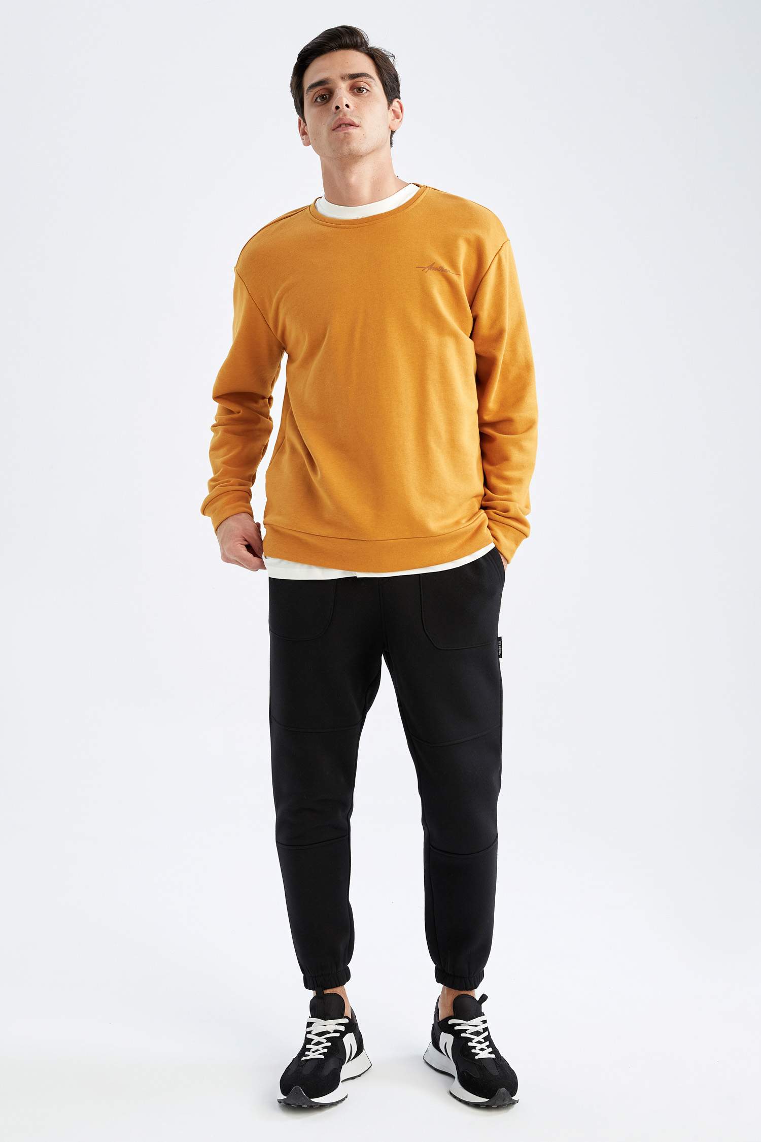 Defacto Regular Fit Cepli İçi Yumuşak Tüylü Geri Dönüşümlü Eşofman Altı. 2 Defacto Regular Fit Cepli İçi Yumuşak Tüylü Geri Dönüşümlü Eşofman Altı. 2