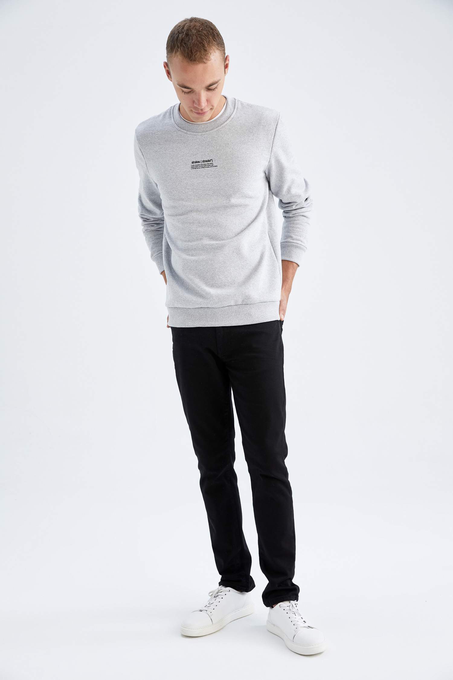 Defacto Slim Fit Bisiklet Yaka Sweatshirt. 2 Defacto Slim Fit Bisiklet Yaka Sweatshirt. 2