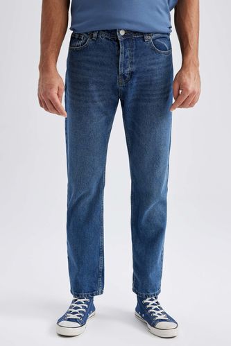 Straight Fit Normal Mold Normal Waist Pipe Leg Jeans