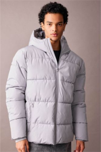 Kapüşonlu Fermuarlı Çift Cepli Şişme Mont