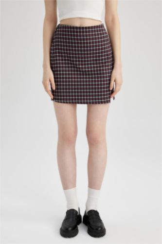 Kare Desenli Yırtmaçlı Dokuma Mini Etek