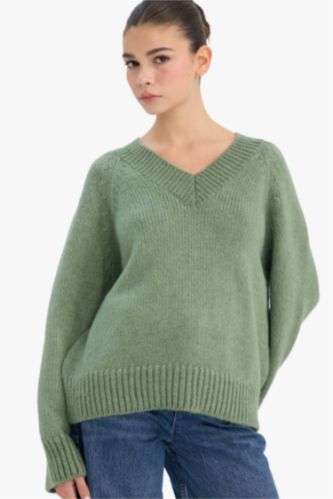 حريمي كاكي بلوفر اوفر سايز بياقة V