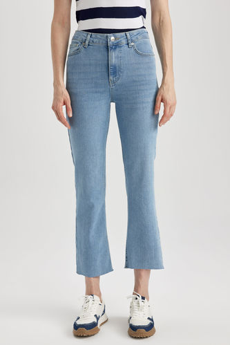Blue WOMAN Crop Flare Fit Crop Fit Jeans 2796548