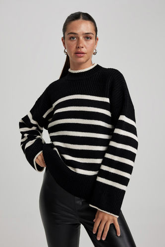 Relax Fit Crew Neck Pullover