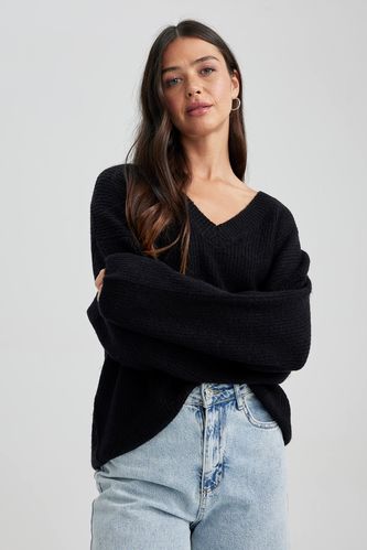 Пуловер оверсайз з V-подібним вирізом для жінок