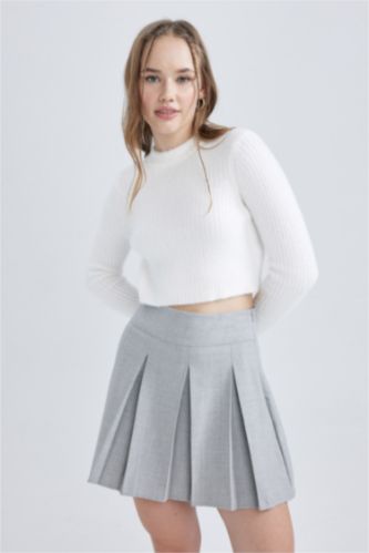 بلوفر تريكو قصة عادية بياقة مستديرة