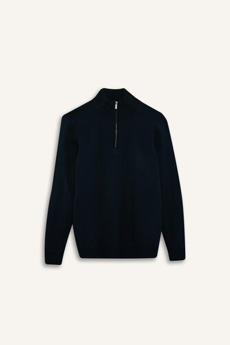 Standard Fit Half Zippered Basic Knit Pullover