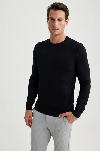 Пуловер стандартного крою з круглим вирізом для чоловіків