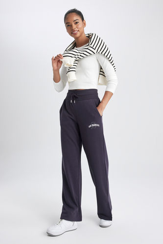 Loose Fit Wide Leg With Pockets Printed Trousers
