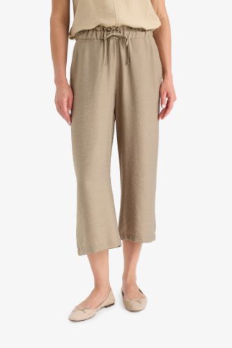 Straight Leg Capri Pants