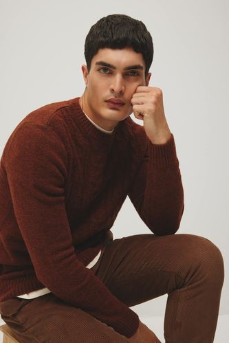 Пуловер стандартного крою з круглим вирізом для чоловіків