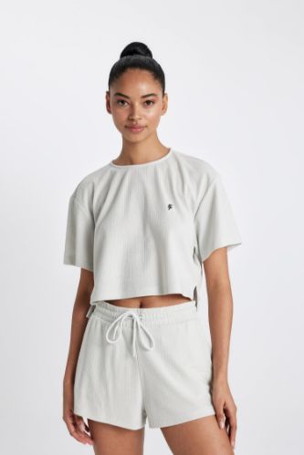 DeFactoFit Cropped Fit Bisiklet Yaka Sporcu Ribana Kısa Kollu Tişört