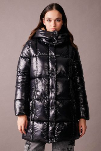 Su İtici Puffer Uzun Şişme Mont Parka Parlak Kumaş Fermuar Çıtçıt Kapamalı Cepli