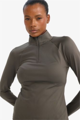 Standart Fit Dik Yaka Sporcu Tişört