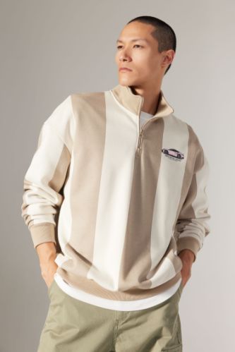 Oversize Fit Geniş Kalıp Dik Yaka Yarım Fermuarlı Baskılı Sweatshirt