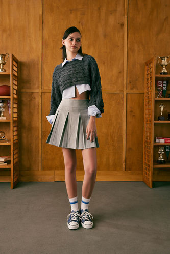 Grey WOMAN Coool Pleat Mini Skirt 2925249 | DeFacto