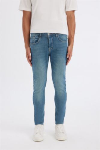 بنطلون جينز قصة ضيقة مريحة