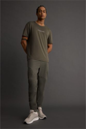 DeFactoFit Slim Fit Dar Kesim Çift Cepli Dokuma Jogger Eşofman Altı