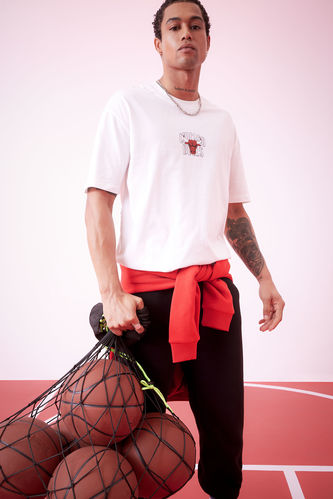 DeFactoFit NBA Chicago Bulls Oversize Fit Bisiklet Yaka Kısa Kollu Tişört