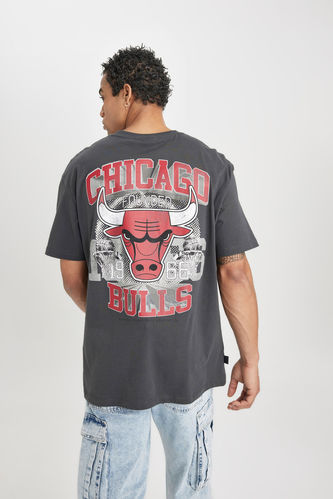 DeFactoFit NBA Chicago Bulls Boxy Fit Bisiklet Yaka Kısa Kollu Tişört