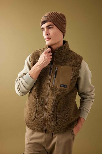 Discovery Channel Oversize Fit Stand-up Collar Vest