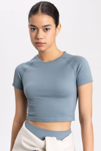 DeFactoFit Crop Bisiklet Yaka Sporcu Seamless Kısa Kollu Tişört
