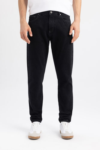 Regular Tapered Fit Jeans