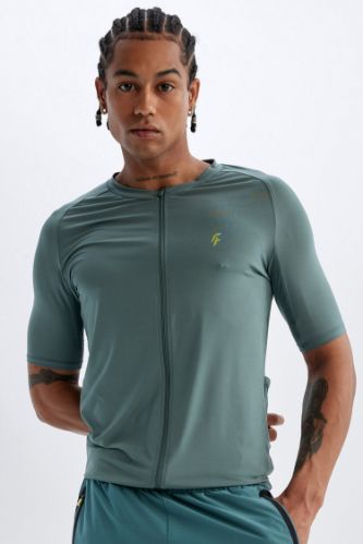 DeFactoFit Slim Fit Dar Kesim Bisiklet Yaka Fermuarlı Ağır Kumaş Sporcu Kısa Kollu Tişört