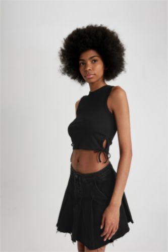 Slim Fit Camisole Crew Neck Tank Top