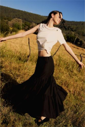 تيشيرت مطرز قصة عادية بياخة مستديرة من Lug Von Siga x DeFacto