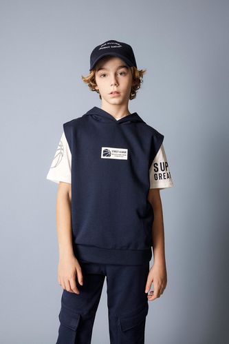 Boy Regular Fit Printed Vest